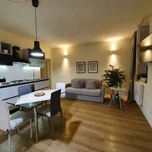 Apartment 6 Via Della Rosa Lucca