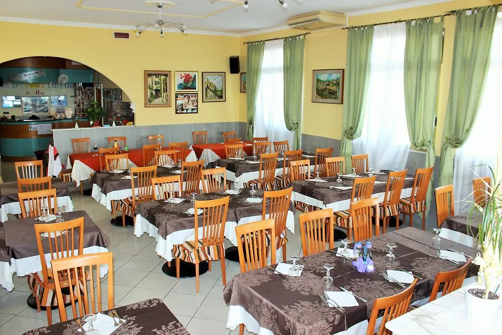 Hotel Lucerna Taggia 2*,  Italien