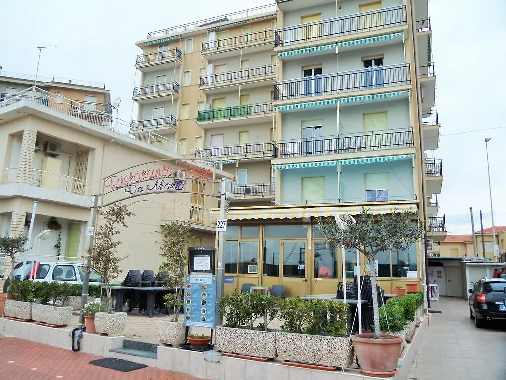 Hotel Lucerna Arma di Taggia 2*,  Italia