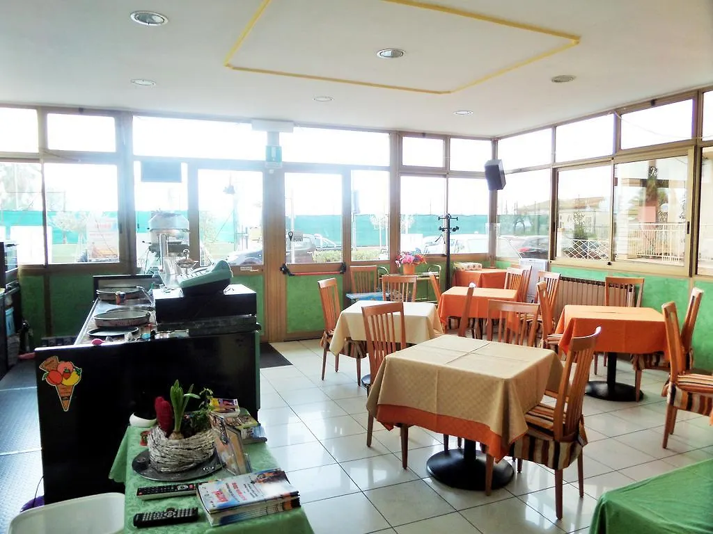 Hotel Lucerna Arma di Taggia 2*,
